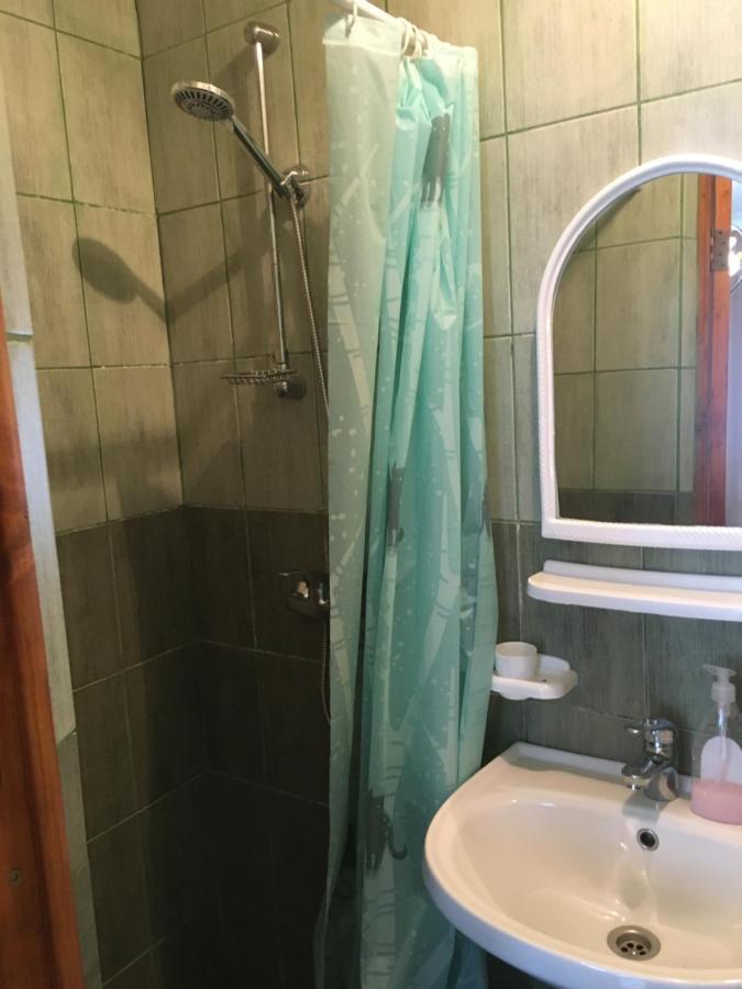 Гостевой Дом Колибри Gagra Exterior foto